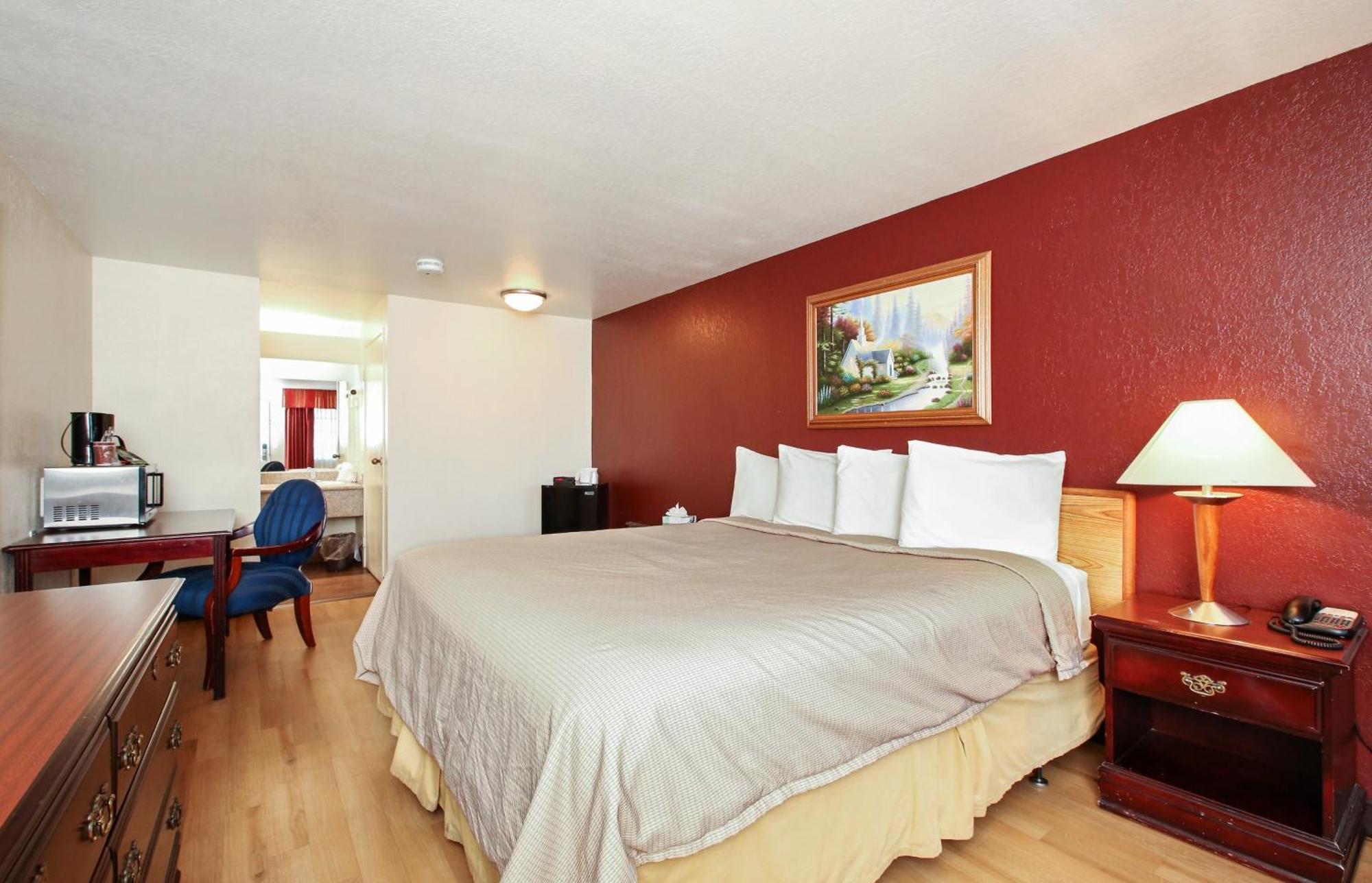 Red Roof Inn Ломпок Екстериор снимка